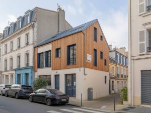 Réglementation urbaine : où peut-on installer légalement une maison conteneur en france et quelles sont les contraintes locales